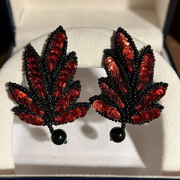 Red sequin with black bead pierced earrings. - Picture 1 of 3